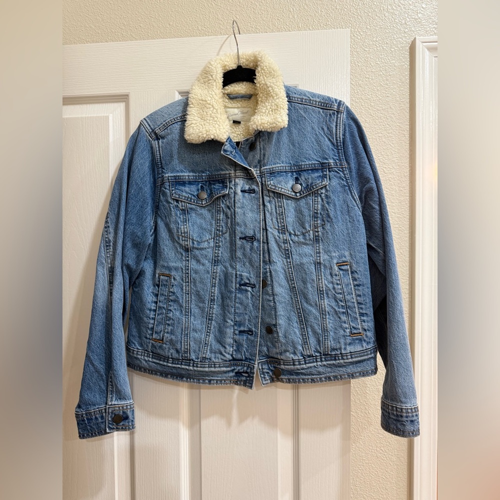Universal Thread Jean Jacket with Fleece Lining Size S